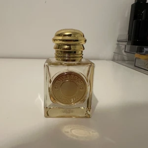 Burberry Goddess EdP 30 ml - I bra skick!