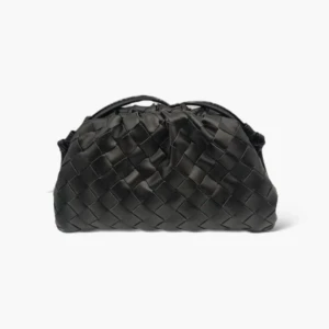 Svart flätad handväska - Säljer min fina väska, ny skick! 