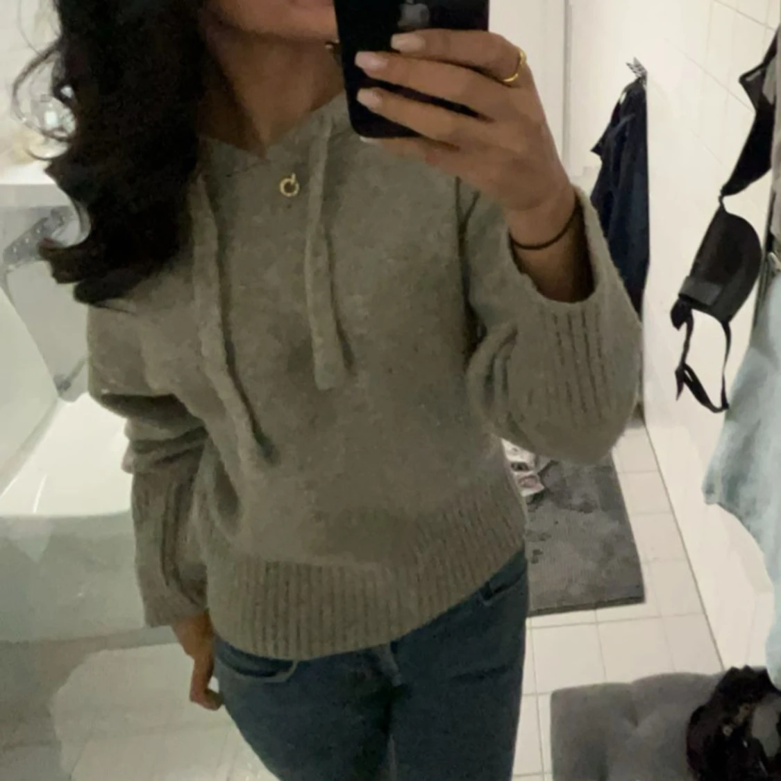 Beige stickad hoodie