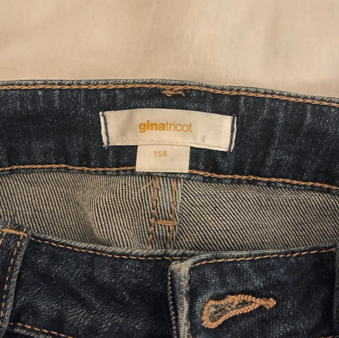 Mörkblå low waist jeans Gina Tricot - 90
