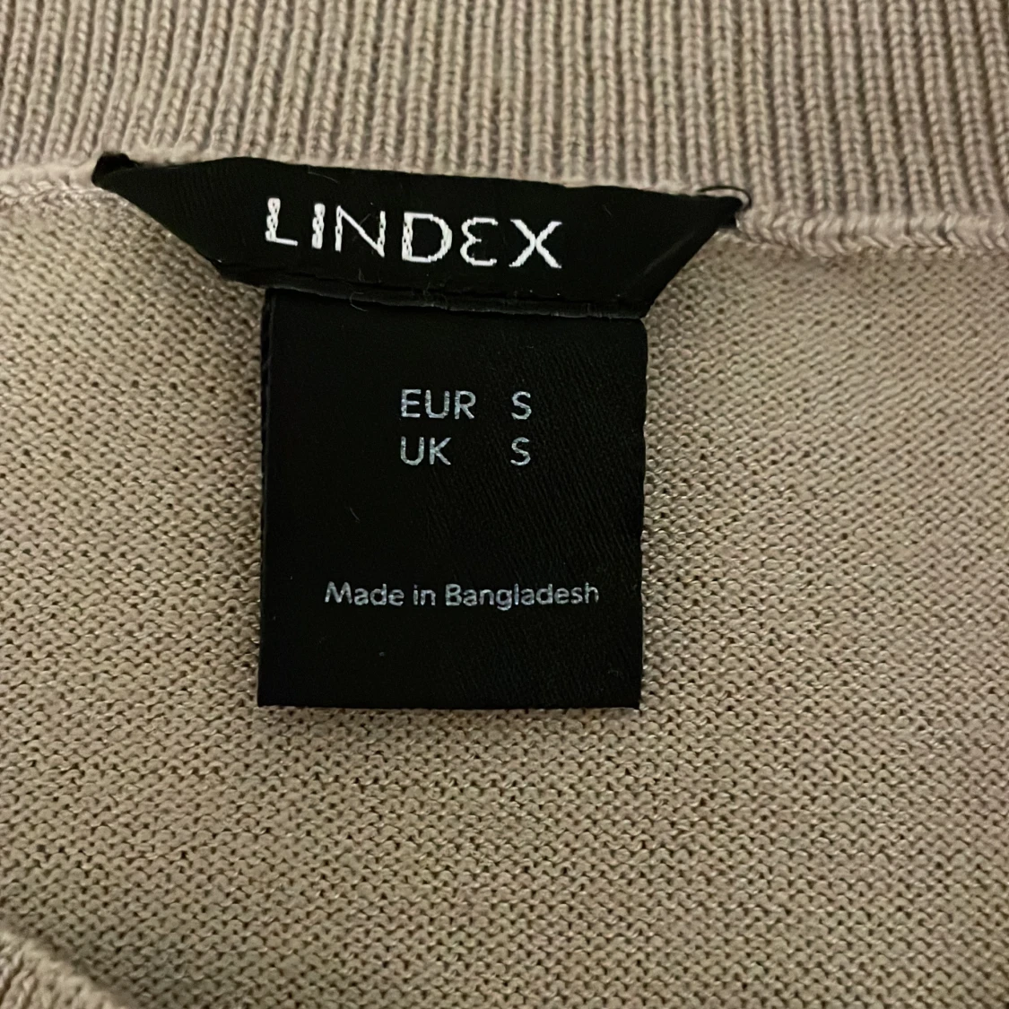 Beige kortärmad tröja från Lindex - 91