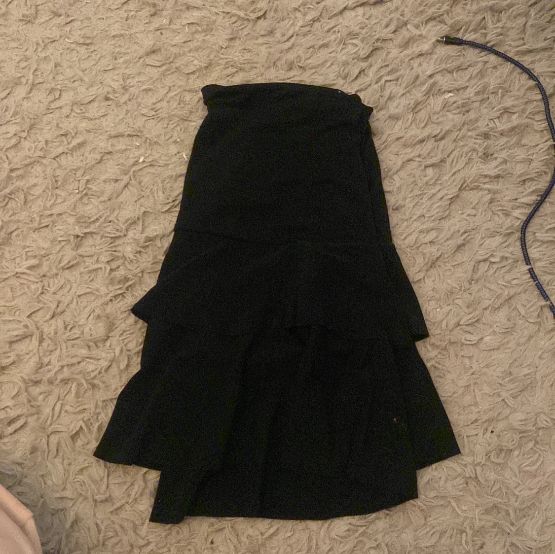 Svart kjol med volanger från missäy - 90