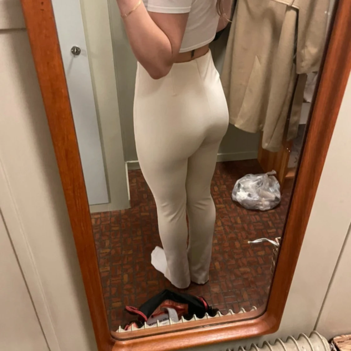 Beige byxor med slits - 91