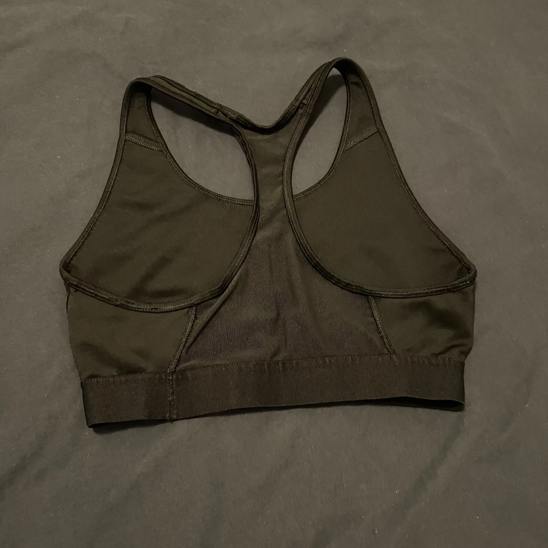 Svart sporttopp från Adidas - 90