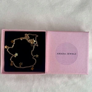 Halsband Guld  - Jättefint guldhalsband med stjärnor✨✨💕