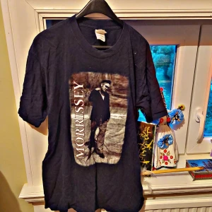 The smiths t shirt - As snygg Morrisey merch (sångaren från the smiths).