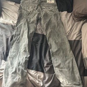 True religion byxor  - Storlek 32 men baggy, sitter bra fint skick och sällsynt färg 
