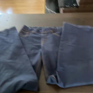 Jeans - Säljer vidare pga att de inte passade