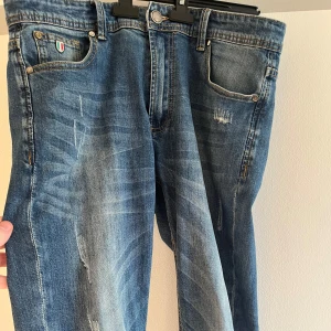 Strömberg jeans🇮🇹 - Säljer ett par jeans från Strömberg i storlek 32/32. Skicket är som nytt🙌