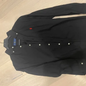 Ralph Lauren skjorta - Oanvänd Ralph Lauren skjorta | Köpt för 1700 | Säljer för 899 | Storlek XS, passar även S | Skriv vid fler funderingar!