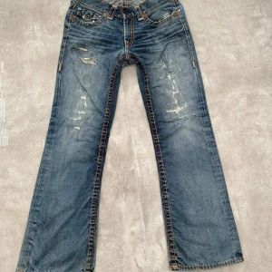 True religon jeans - Ett äldre par true religion jeans i gott skick Storlek 33/34 skicka gärna bud