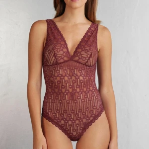 Body intimissimi  - Helt oanvänd body med prislappen kvar, väldigt snygg topp till fest osv!