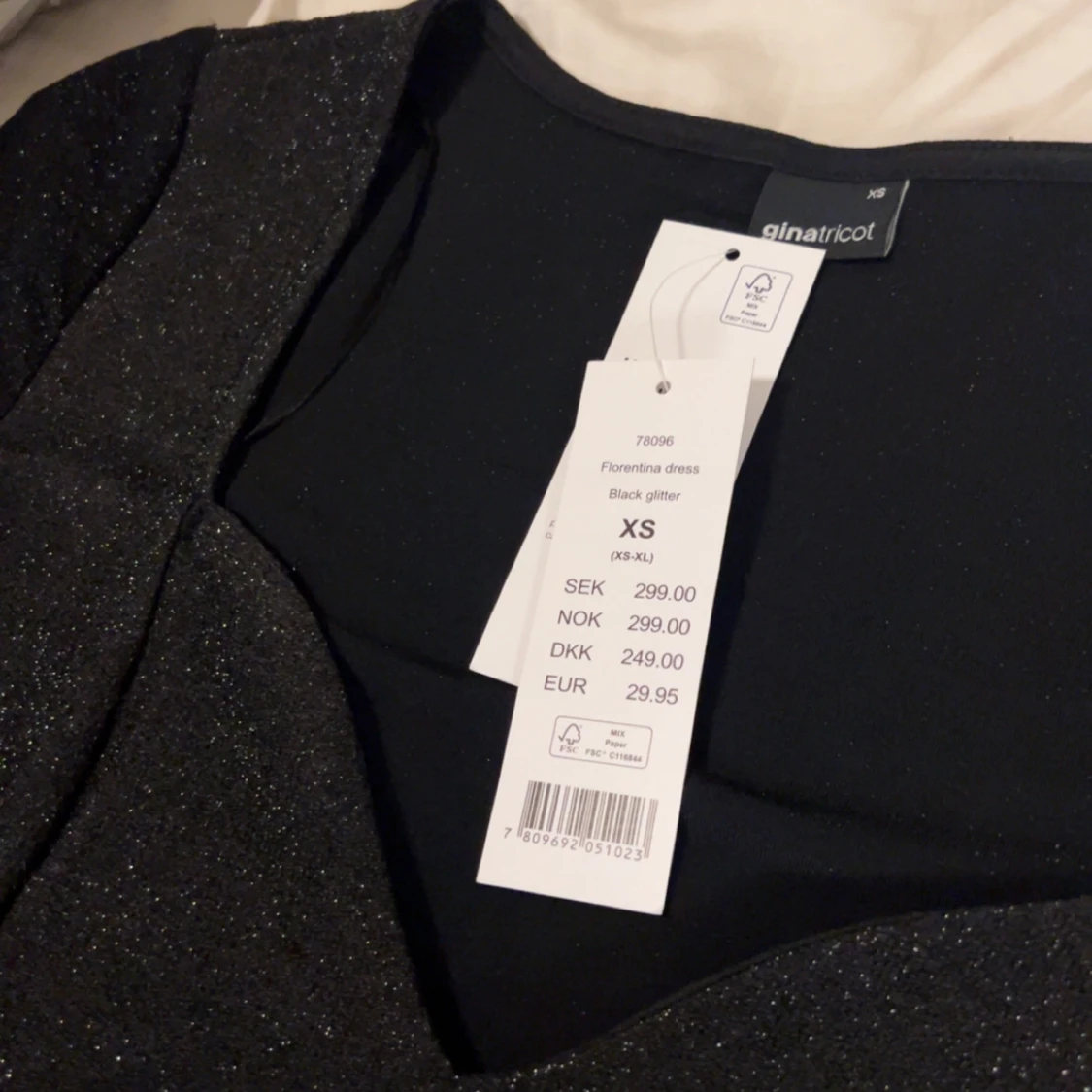 Svart glittrig klänning 🖤 - 93