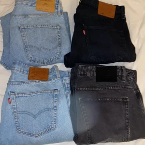 Jeans - 600 kr om du köper alla tillsammans, 200 kr styck separat 