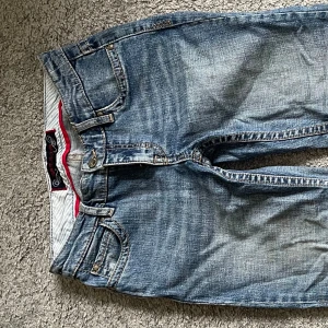 Lågmidjade jeans  - Jättesnygga lågmidjade jeans som är för korta!