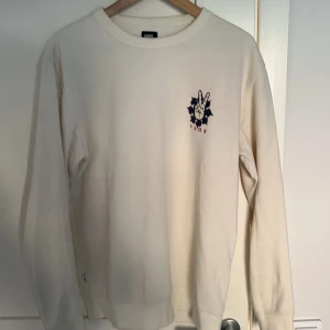 Vans tröja - Bra passform, bekväm och snygg. Storlek M. Kom privat för frågor mm.