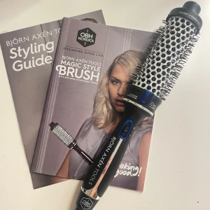 Björn Axén värmeborste  - Säljer min värmeborste från Björn Axén 38mm. Endast testad ett fåtal gånger. Köpt för 649kr🌷
