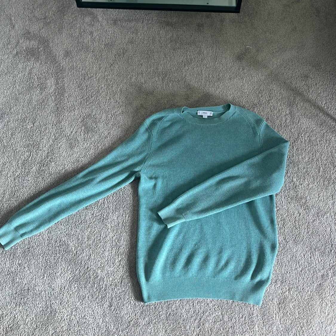 Stickad Crewneck från mango