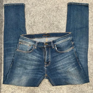 Nudie Jeans (Grim Tim) - Säljer dessa nudie grim til jeansen i storlek 32. Riktigt skön tvätt. Inga defekter elle liknande. Bara att skriva vid frågor eller för bilder