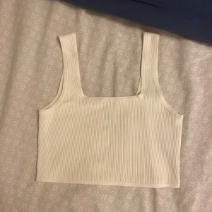 Vit ribbat linne - Använd fåtal gånger!