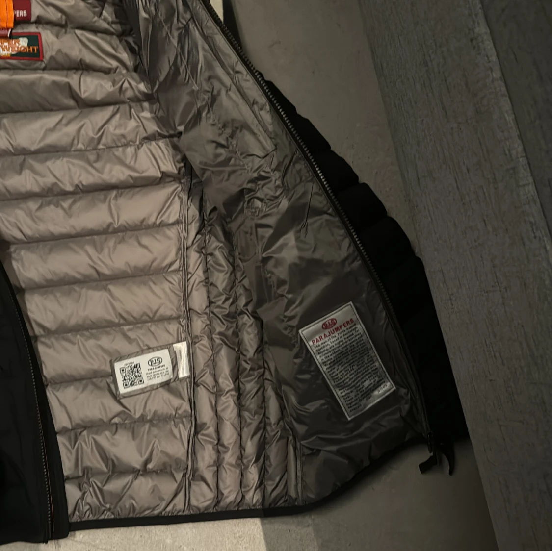 Svart dunjacka från Parajumpers - 3