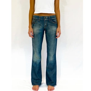 Lågmidjade jeans - Säljer sååå snygga lågmidjade jeans från RELOW (3 lånade bilder). Jeansen är 26/32 och passar XS/S. 