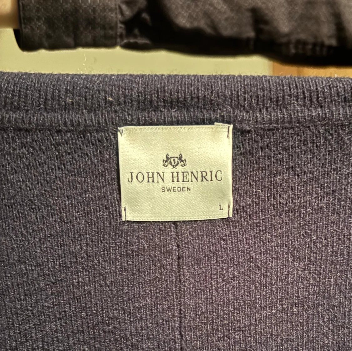 Mörkblå stickad kavaj från John Henric - 2