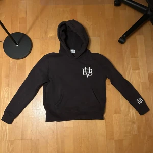 Bvaldi hoodie - Svart Bvaldi hoodie som använts fåtal gånger