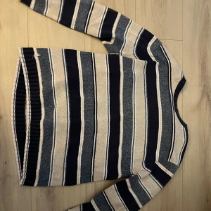 randig stickad tröja - randig stickad tröja 