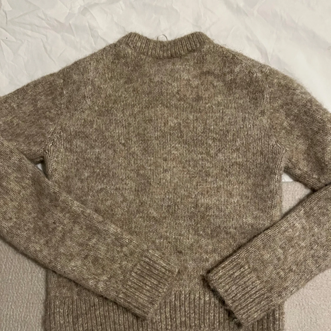 Beige stickad kofta från weekday - 1