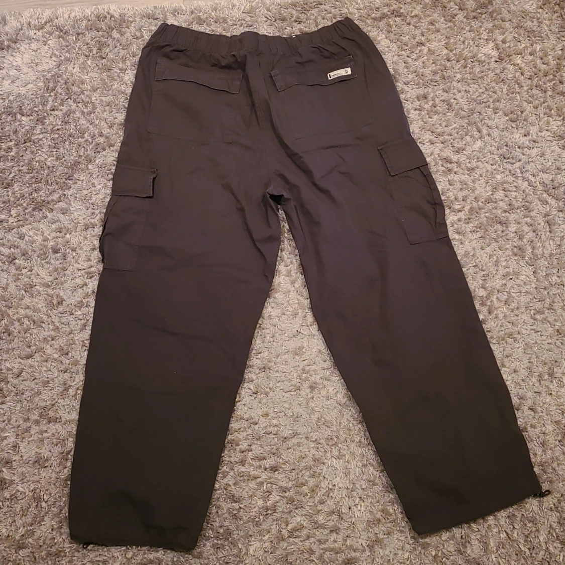 Svarta cargobyxor från Zara - 1