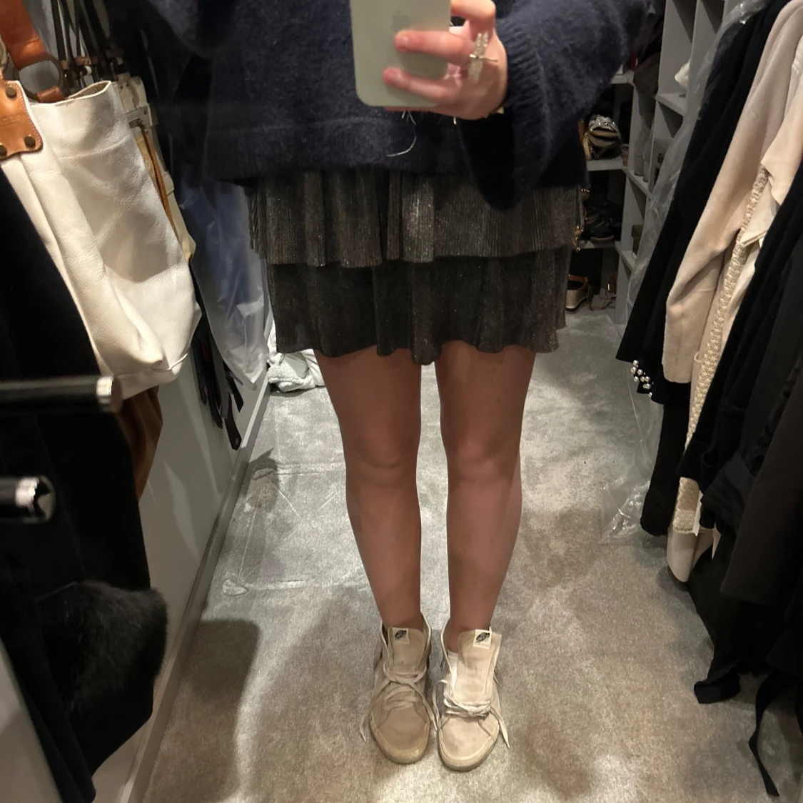 Glittrig kortkjol i lager - 1