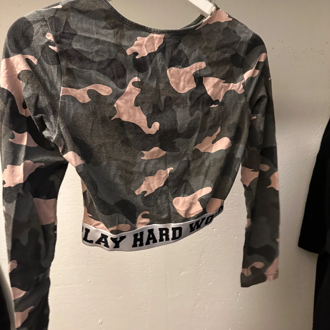 Camouflage croppad topp - 1