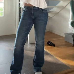 Jeans - Blåa jeans från Lindex, väldigt bra skick då den inte är använda så mycket