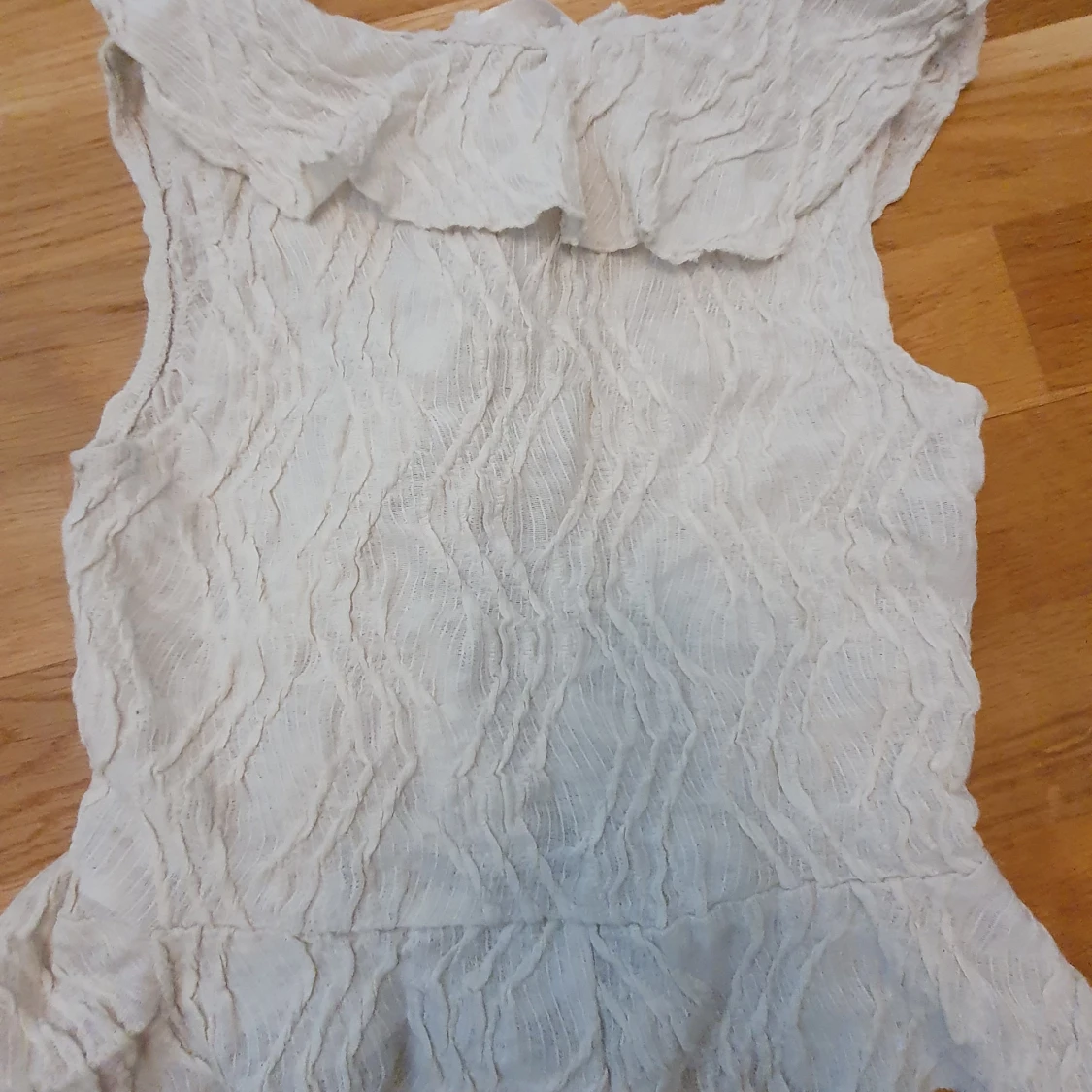  Trendiga vit volang blus från ginatricot! - 90