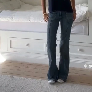 Blå bootcut jeans - Säljer dessa jeans i storlek 36💖💖kontakta mig innan du köper!🙏