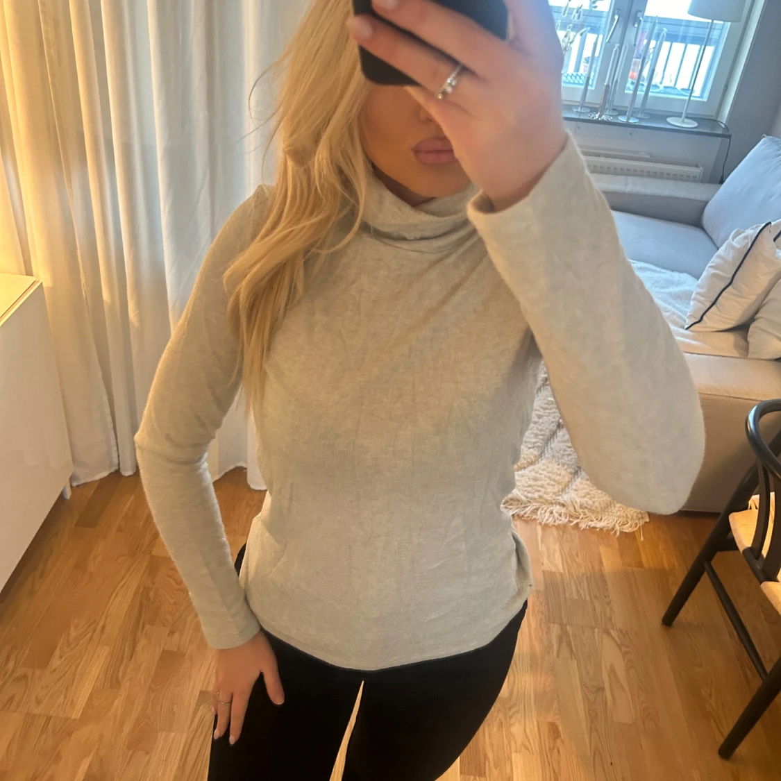 Finstickad polotröja 