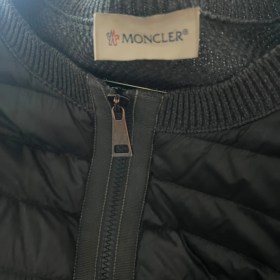 Grå moncler cardigan  - 91