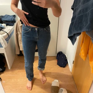Wood Wood jeans  - Snygga Wood Wood jeans, motsvarar S i storlek på mig som är 173