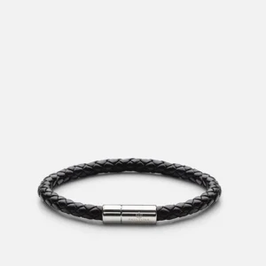 Leather bracelet skultuna - Snyggt svart armband i flätat skinn med magnetisk silverspänne, säljer min kusins armbarn. Bra skick!!!!
