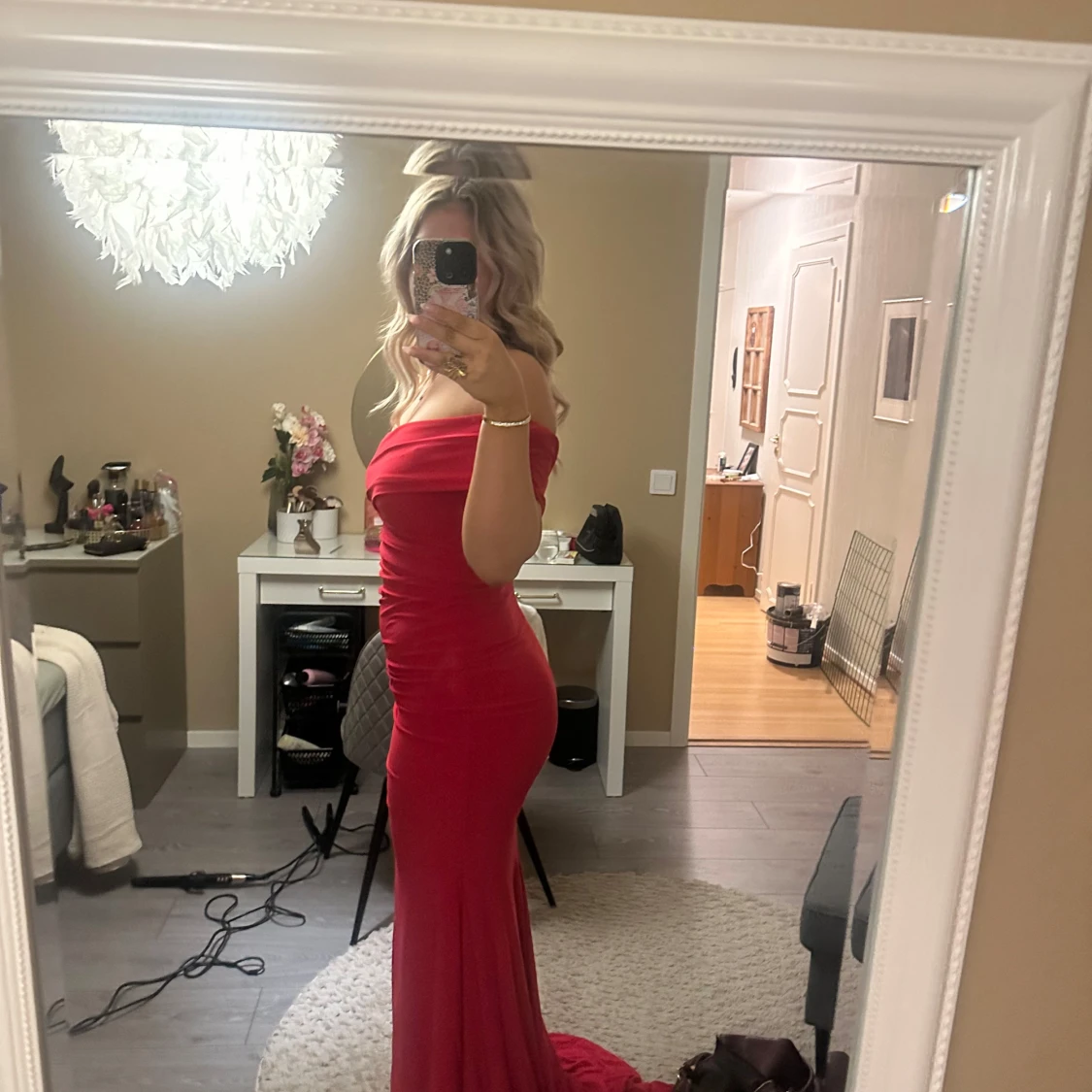 Röd axelbandslös klänning - 90