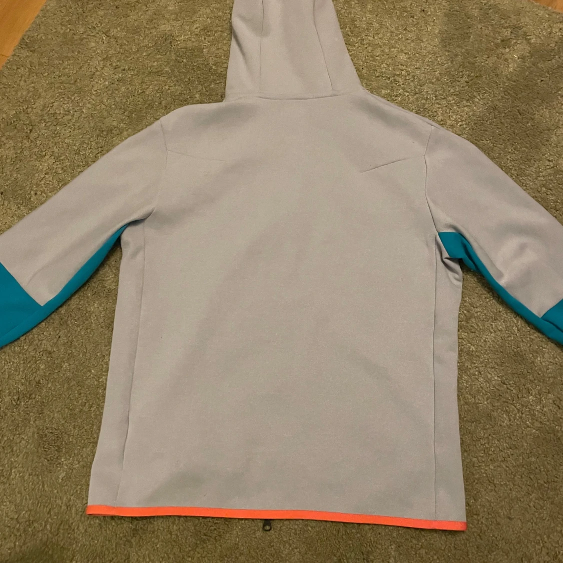 Grå och blå jacka från Nike - 91