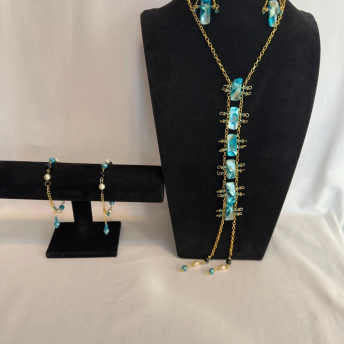 Turkos och guld smyckeset - 90