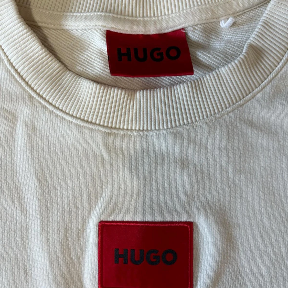 Vit tröja från Hugo - 90