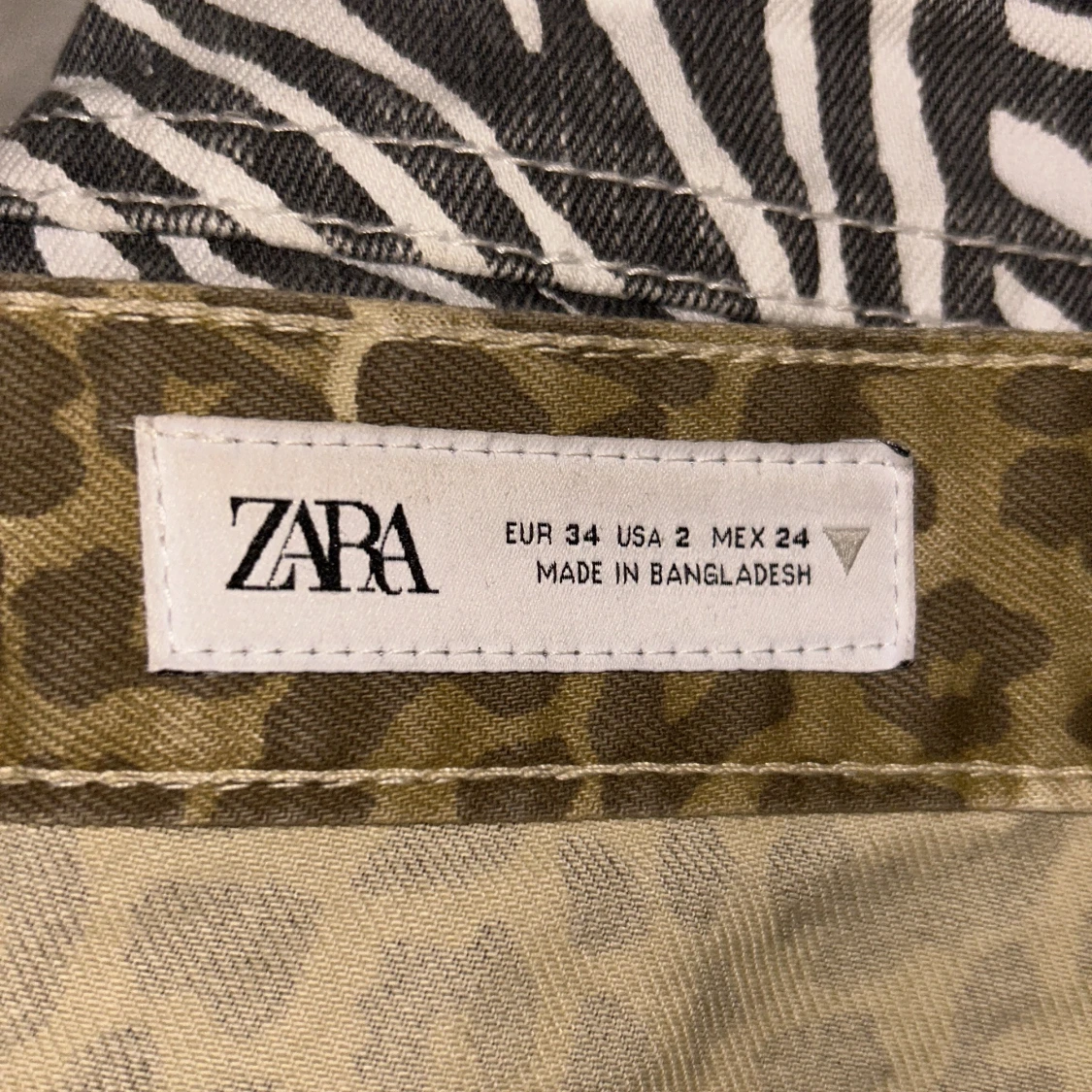 Leopardmönstrade byxor från Zara - 3