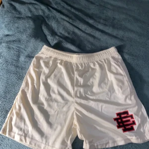 Eric Emanuel shorts medium  - Eric Emanuel shorts medium. Använd 1 gång. 