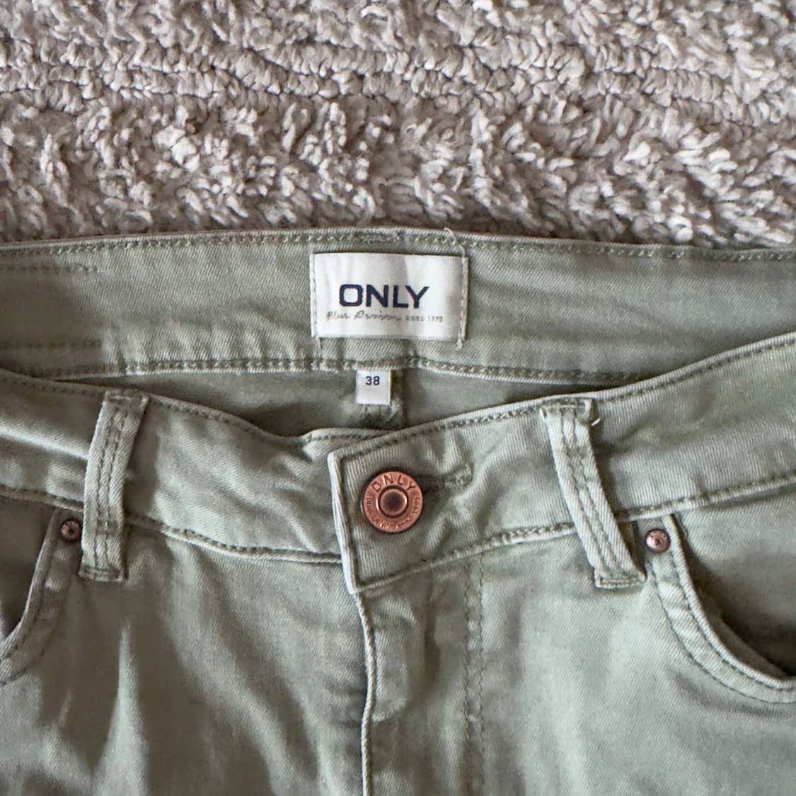 Gröna cargobyxor från ONLY - 4