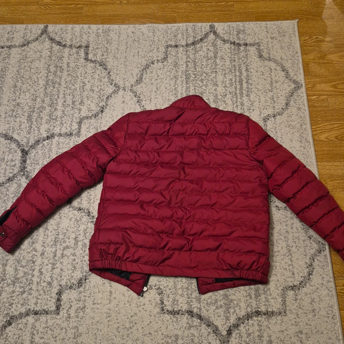 Röd dunjacka från Moncler - 1