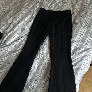 Kostymbyxor  - Byxor från bikbok namn Emma använda kanske 5ggr