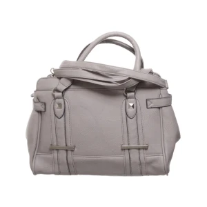 Handväska  - Jätte fin handväska har egna bilder så de är bara att fråga köpte på sellpy för 250kr så säljer för hälften har typ aldrig använt😊